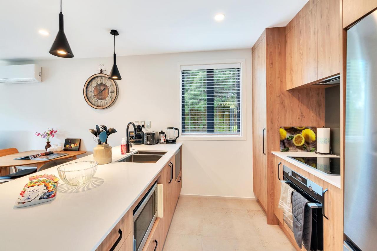 Greenwich Townhouse With Parking And Air-Con Auckland Exterior foto