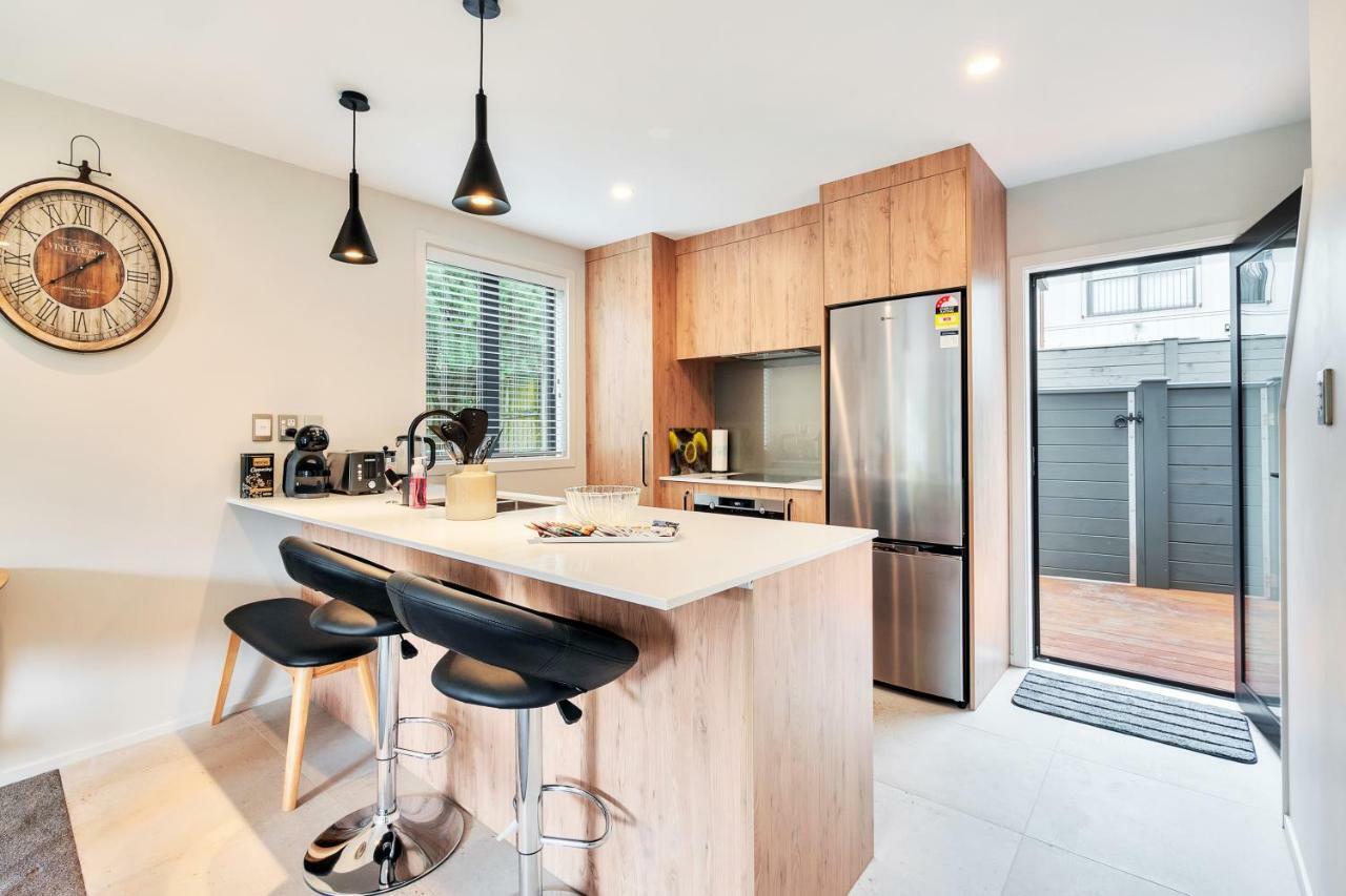 Greenwich Townhouse With Parking And Air-Con Auckland Exterior foto
