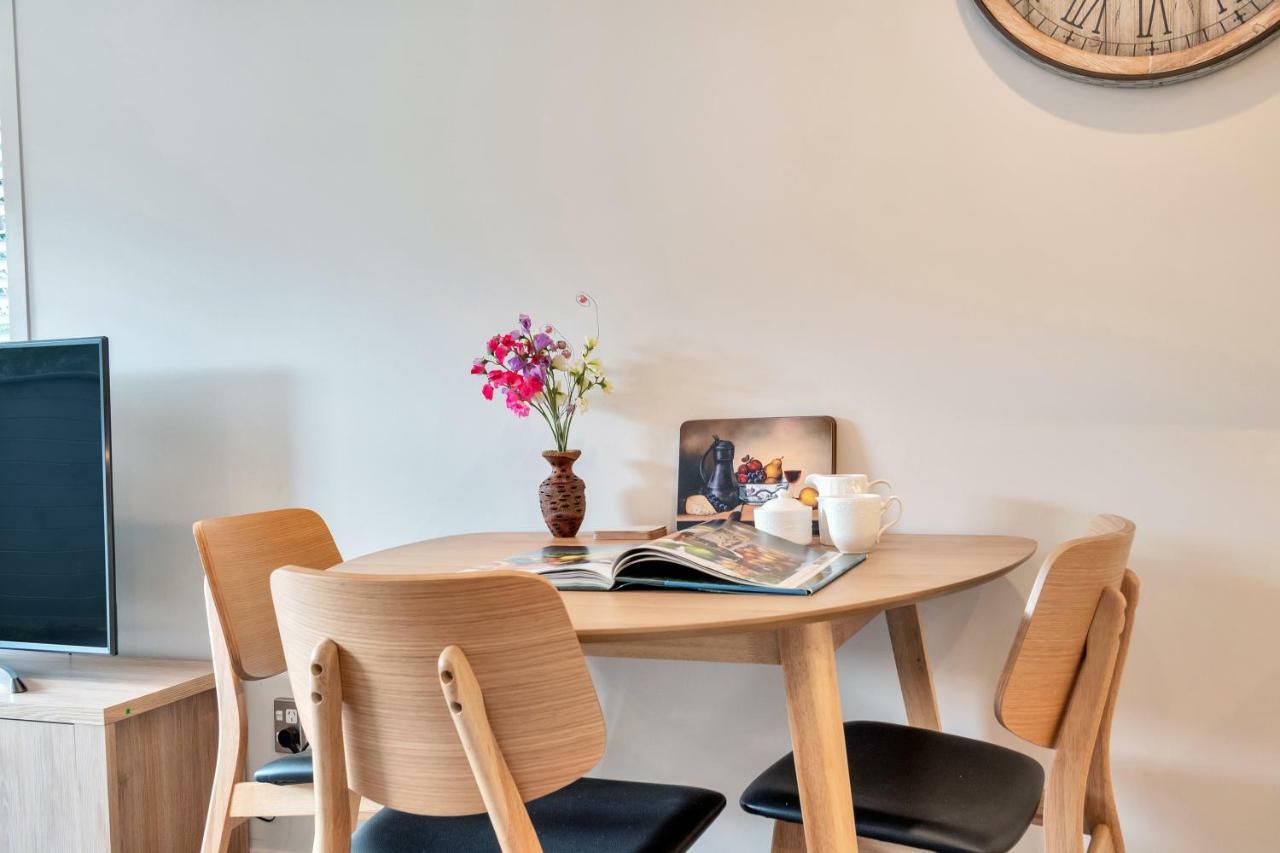 Greenwich Townhouse With Parking And Air-Con Auckland Exterior foto